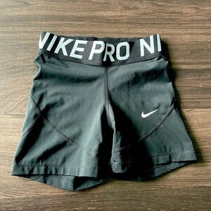 NIKE PRO WOMEN'S 3" SHORTS / BLACK sz XS